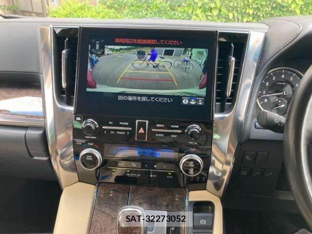 Toyota ALPHARD 2020-03 7561769-24