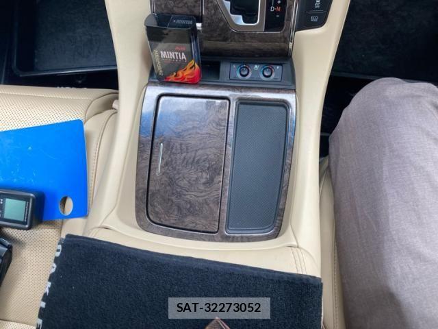Toyota ALPHARD 2020-03 7561769-27