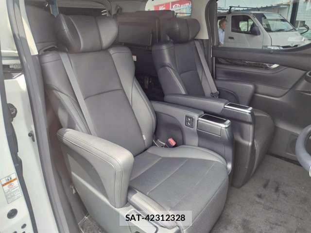 Toyota ALPHARD 2020-11 7614690-11
