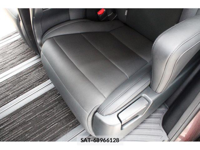 Toyota ALPHARD 2023-01 7614682-17
