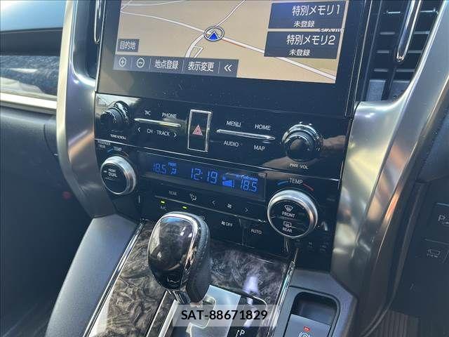 Toyota ALPHARD 2021-06 7614701-19