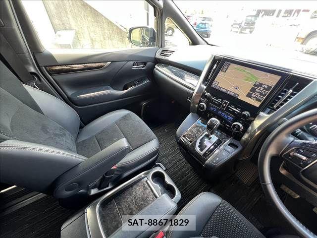Toyota ALPHARD 2021-06 7614701-22