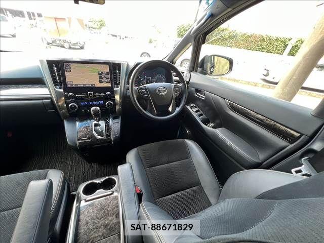 Toyota ALPHARD 2021-06 7614701-28