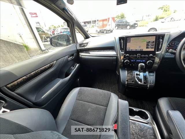 Toyota ALPHARD 2021-06 7614701-29