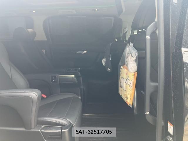 Toyota ALPHARD 2021-04 7614680-11