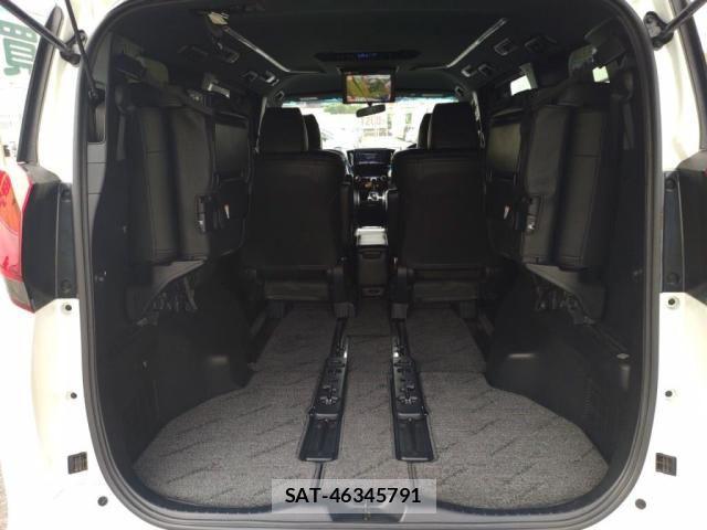 Toyota ALPHARD 2016-08 7614704-26