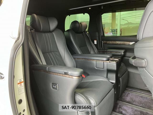 Toyota ALPHARD 2020-01 7614679-19