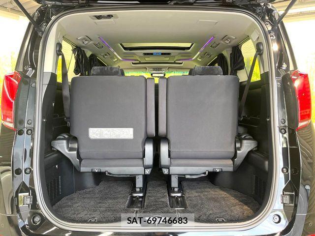 Toyota ALPHARD 2018-02 7614695-10