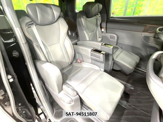 Toyota ALPHARD 2023-12 7902156-9