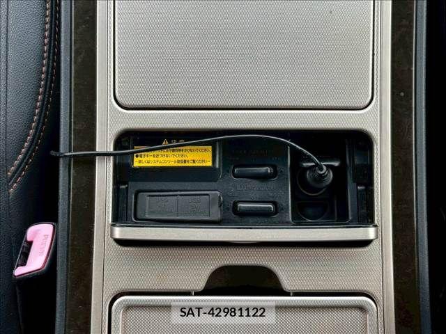 Toyota ALPHARD 2013-01 7960379-29