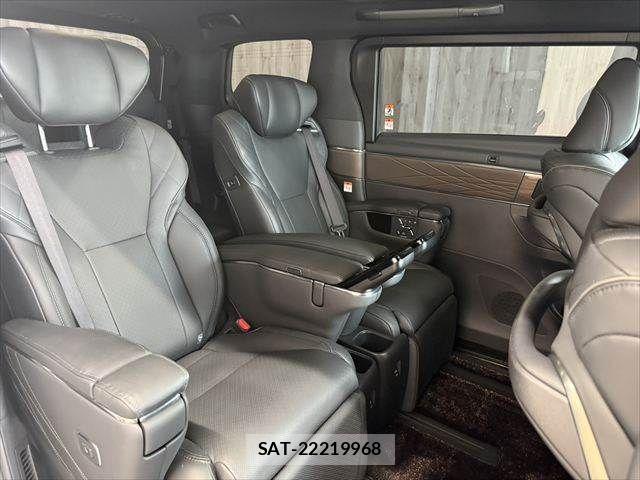 Toyota ALPHARD 2024-11 7960338-11