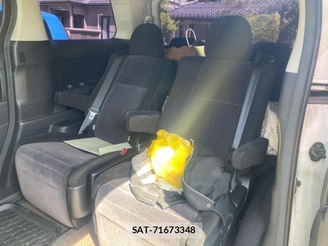 Toyota ALPHARD 2013-09 7960382-11