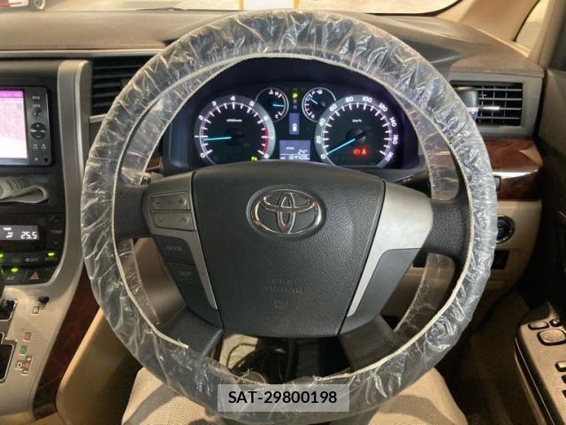 Toyota ALPHARD 2012-03 7978386-21