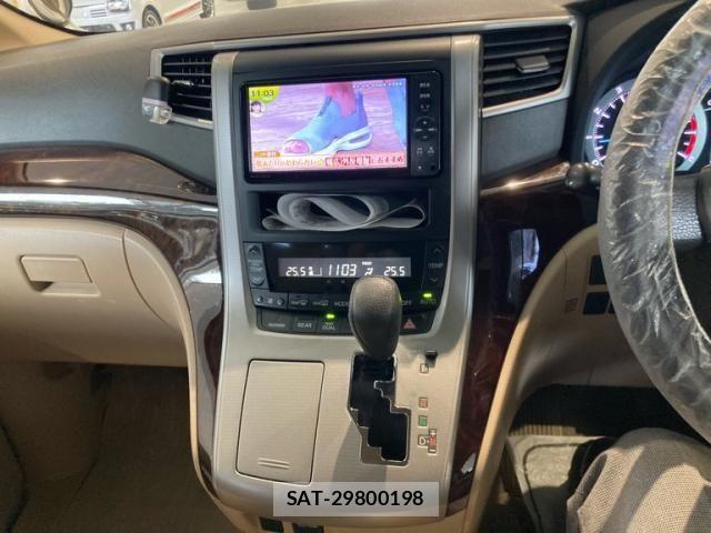 Toyota ALPHARD 2012-03 7978386-24
