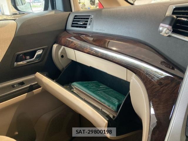 Toyota ALPHARD 2012-03 7978386-27