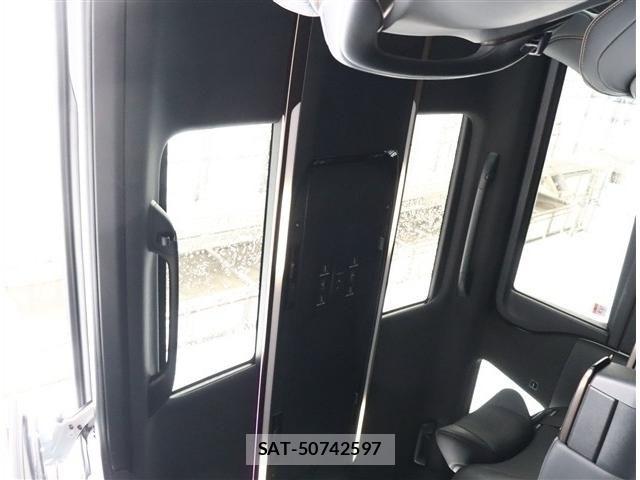 Toyota ALPHARD 2024-04 8034215-9