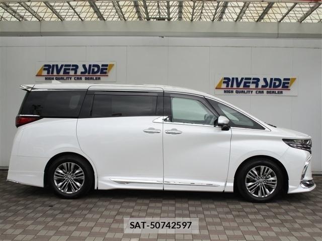 Toyota ALPHARD 2024-04 8034215-3