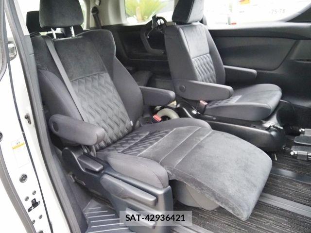 Toyota ALPHARD 2022-04 8034230-15