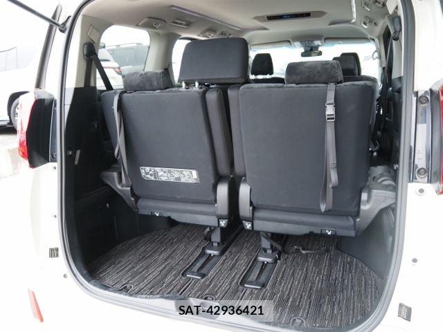 Toyota ALPHARD 2022-04 8034230-17