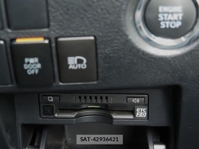 Toyota ALPHARD 2022-04 8034230-26