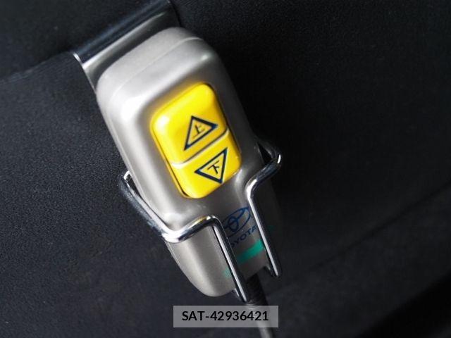 Toyota ALPHARD 2022-04 8034230-29