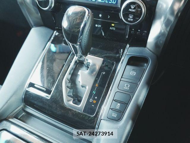 Toyota ALPHARD 2017-06 8072694-11