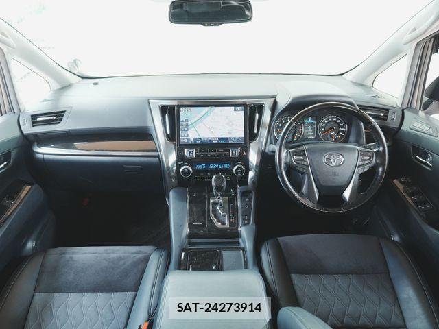 Toyota ALPHARD 2017-06 8072694-1