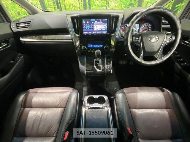 Toyota ALPHARD 2016-09 8072697-1
