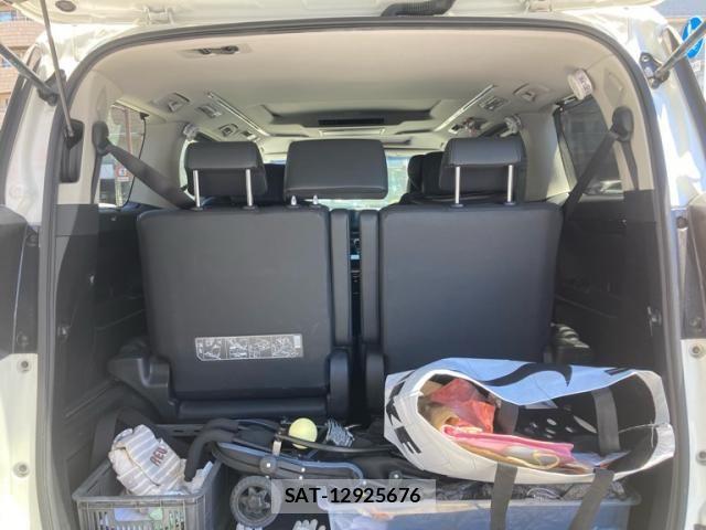 Toyota ALPHARD 2022-11 8072670-11