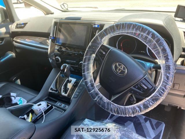Toyota ALPHARD 2022-11 8072670-13