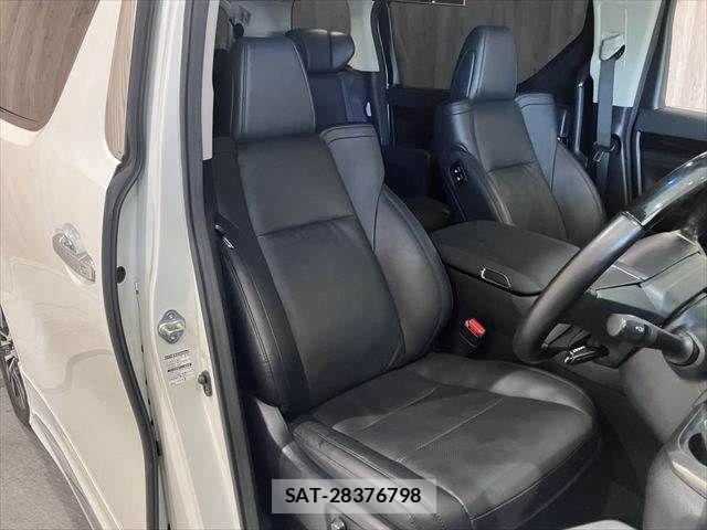 Toyota ALPHARD 2018-05 8072689-11