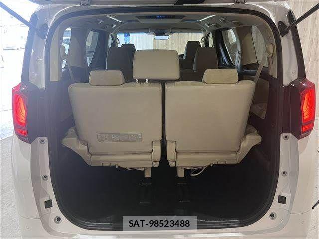 Toyota ALPHARD 2021-06 8072693-14