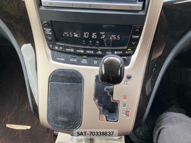 Toyota ALPHARD 2013-11 8072709-24