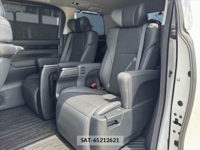 Toyota ALPHARD 2023-03 8072669-17