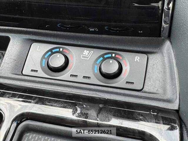 Toyota ALPHARD 2023-03 8072669-24