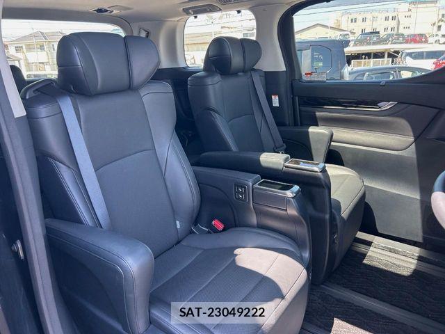 Toyota ALPHARD 2016-04 8072695-11
