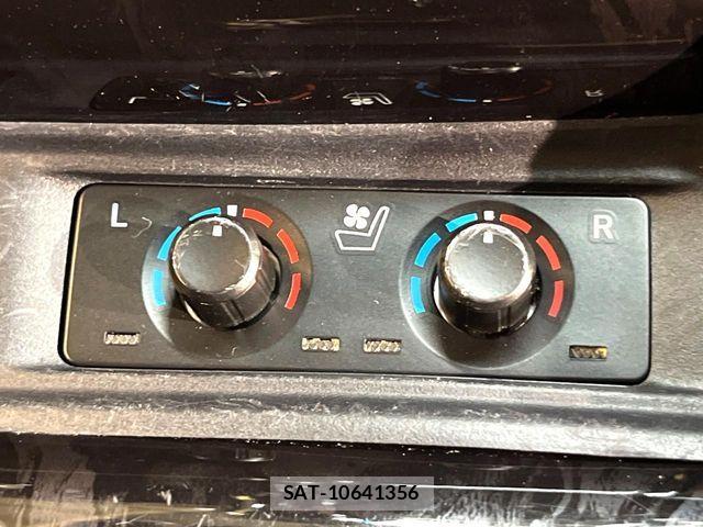 Toyota ALPHARD 2023-02 8072668-7