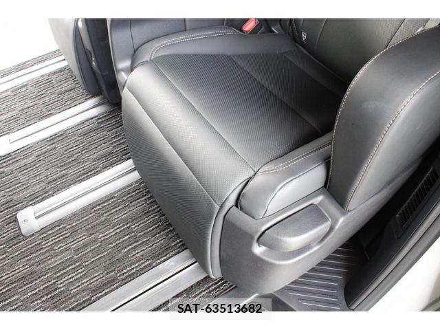Toyota ALPHARD 2024-04 8072661-18
