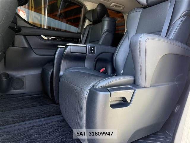 Toyota ALPHARD 2019-09 8072685-18