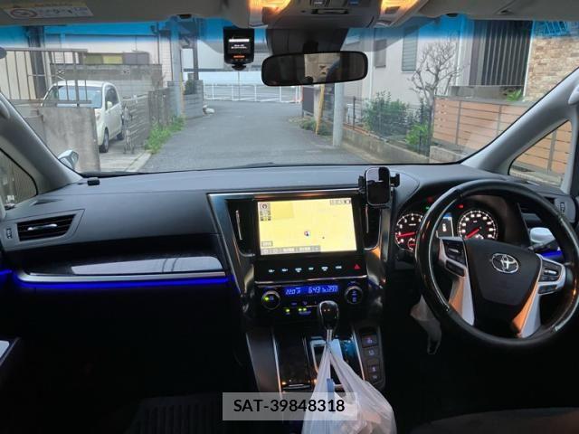 Toyota ALPHARD 2019-04 8097796-14