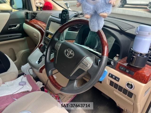 Toyota ALPHARD 2010-02 8097828-9
