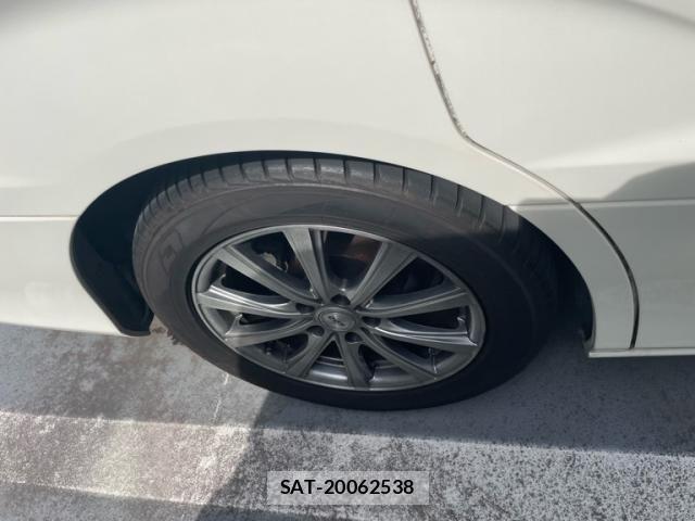 Toyota ALPHARD 2004-05 8097822-4