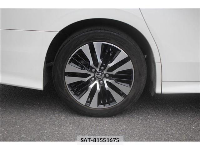 Toyota ALPHARD 2019-04 8097802-17