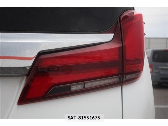 Toyota ALPHARD 2019-04 8097802-27