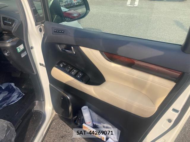 Toyota ALPHARD 2015-09 8097814-7