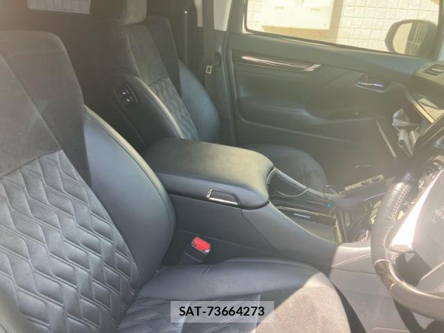 Toyota ALPHARD 2017-08 8097797-12