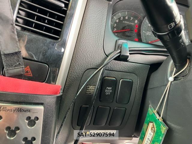 Toyota ALPHARD 2004-10 8097824-21