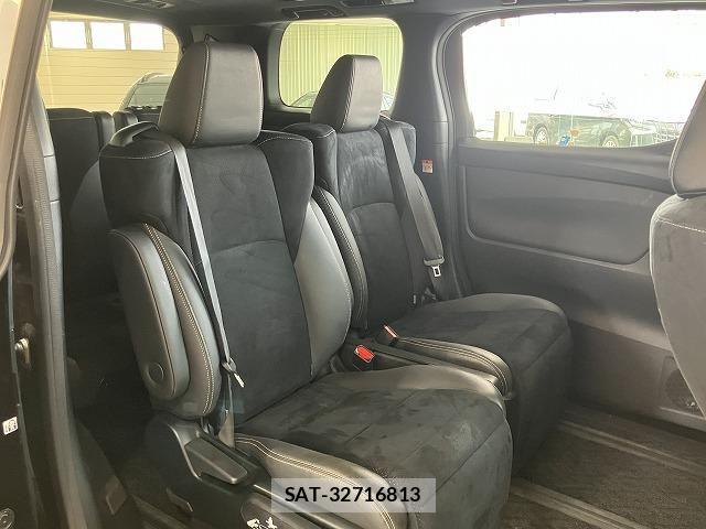 Toyota ALPHARD 2023-04 8097753-11