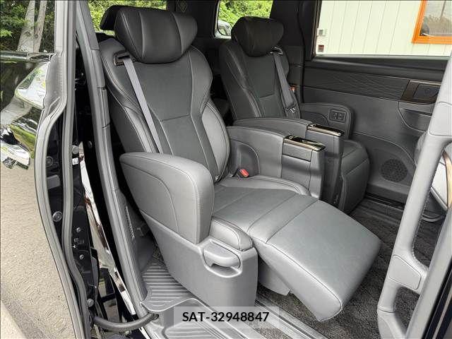 Toyota ALPHARD 2025-06 8097750-25