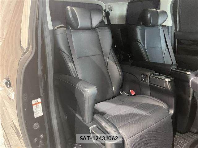 Toyota ALPHARD 2019-02 8128677-12